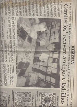 Recorte do jornal A Gazeta, 1993: Cemitérios revivem azulejos e ladrilhos